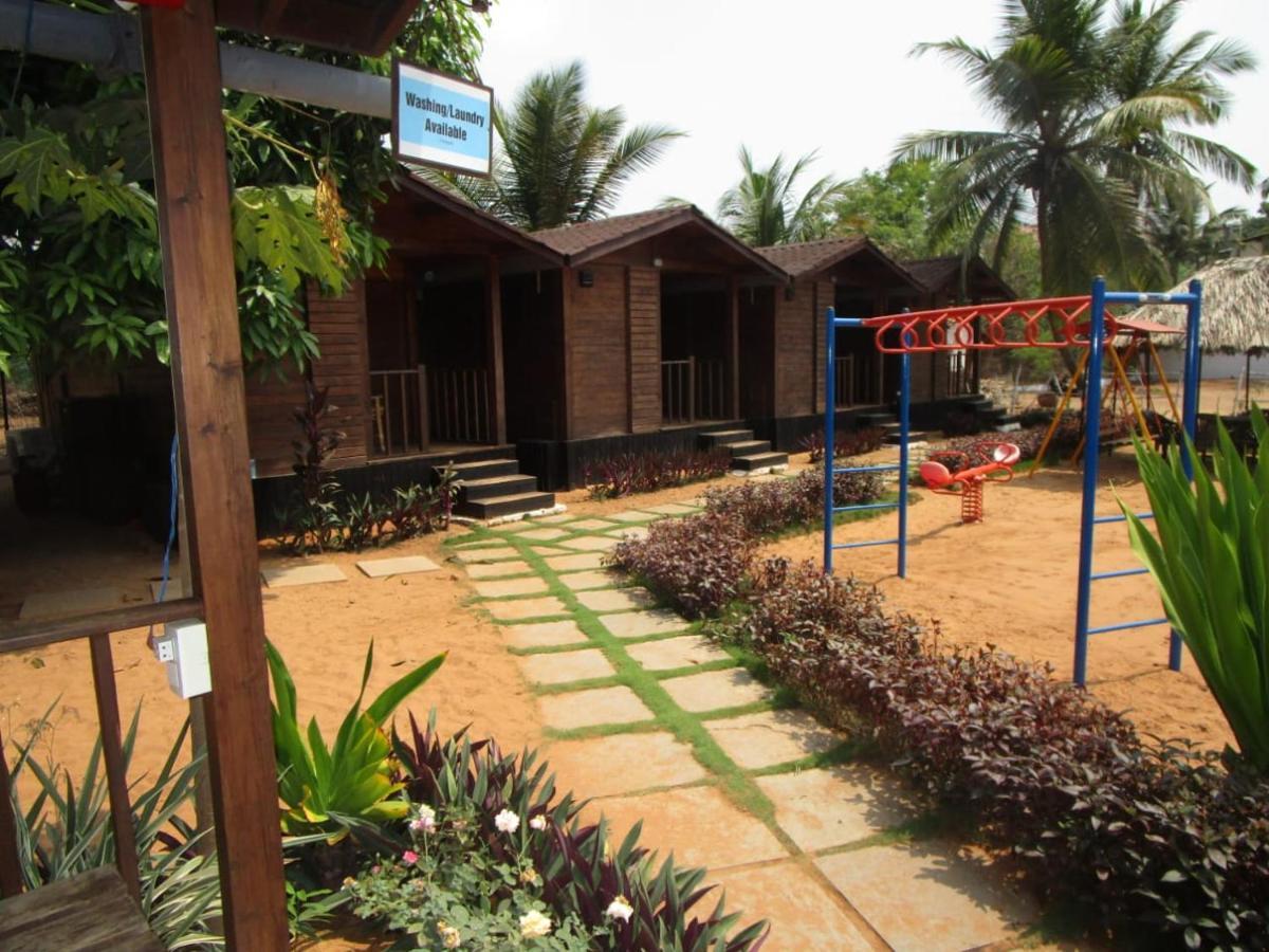 Beach Cottages - Pousada Donaciana Baga Exterior photo
