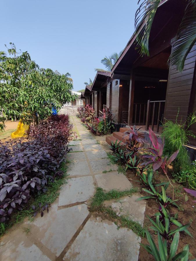 Beach Cottages - Pousada Donaciana Baga Exterior photo