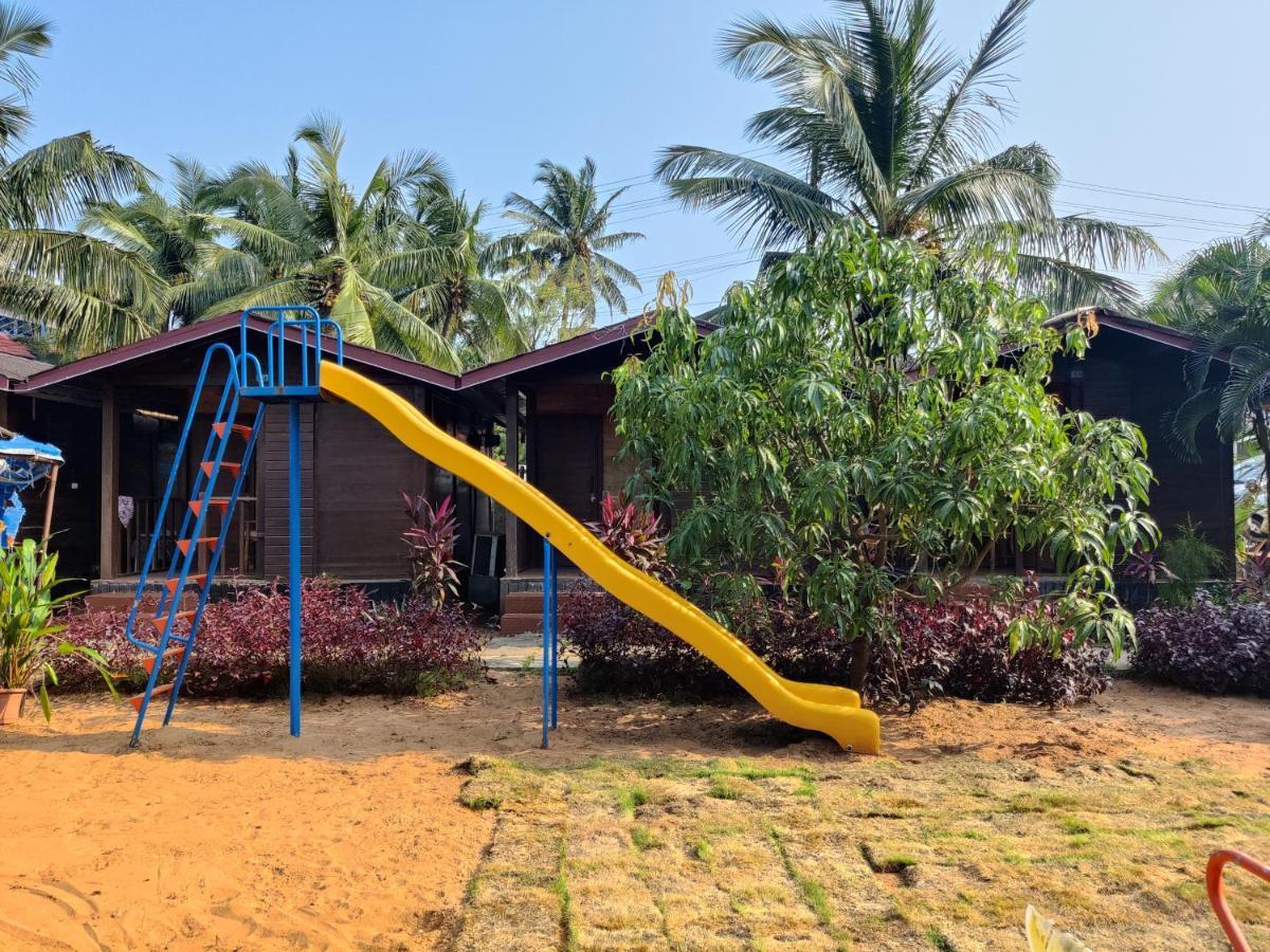 Beach Cottages - Pousada Donaciana Baga Exterior photo
